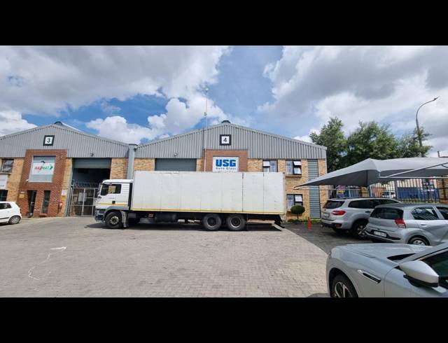 366M² WAREHOUSE TO LET IN JET PARK